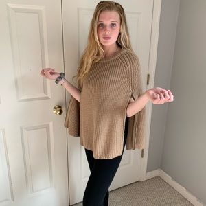 Gap Cape Poncho NWT Camel Medium/Large
